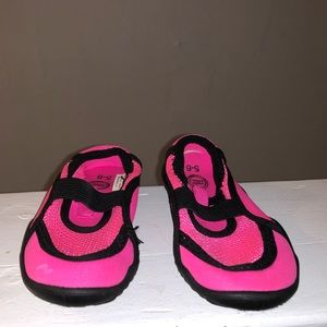 5-6 pink swim shoes